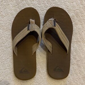 Quiksilver Tan and Brown Sandals